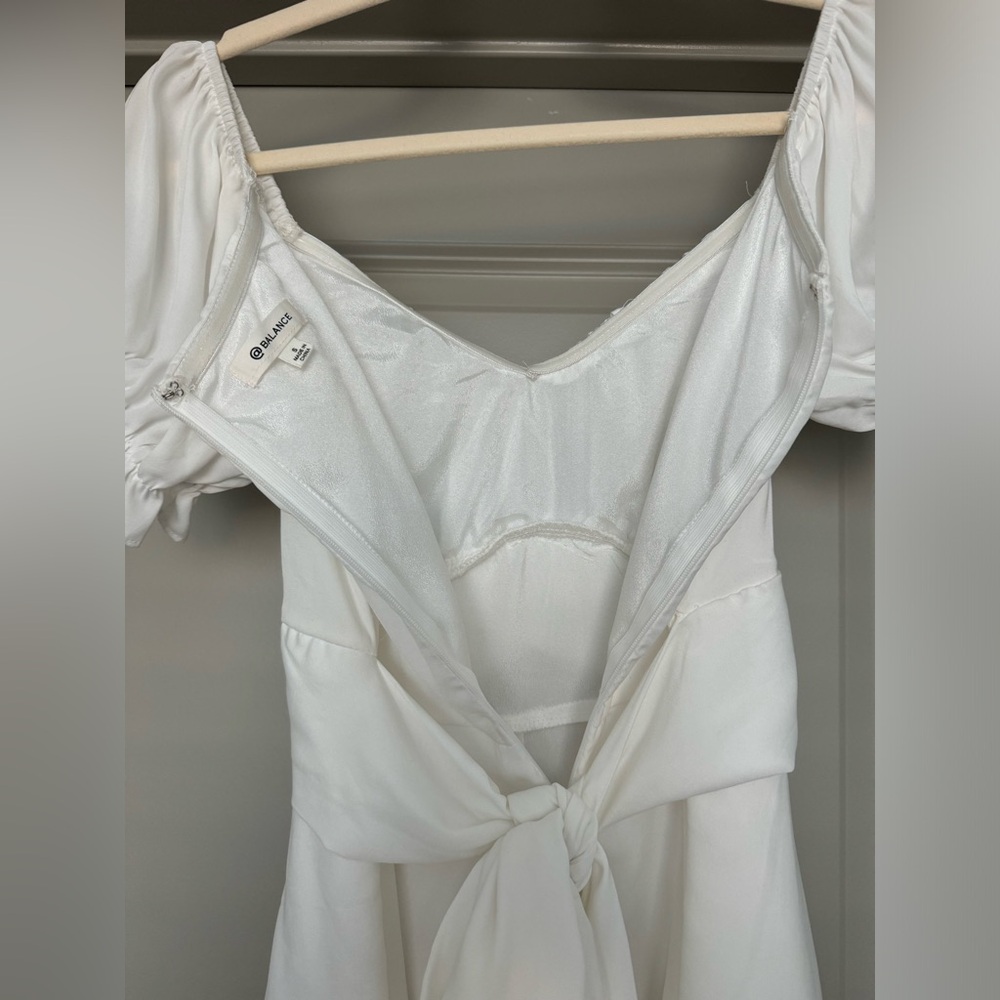 White romper - Picture 6 of 7
